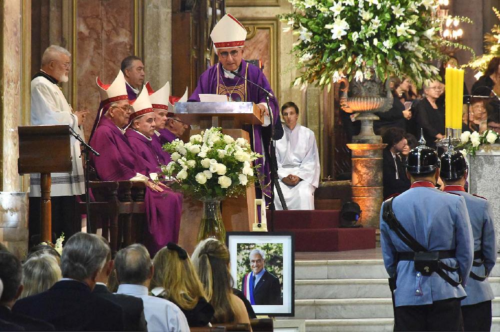 Así fue el funeral católico del ex presidente chileno Piñera en el que Papa se hizo presente