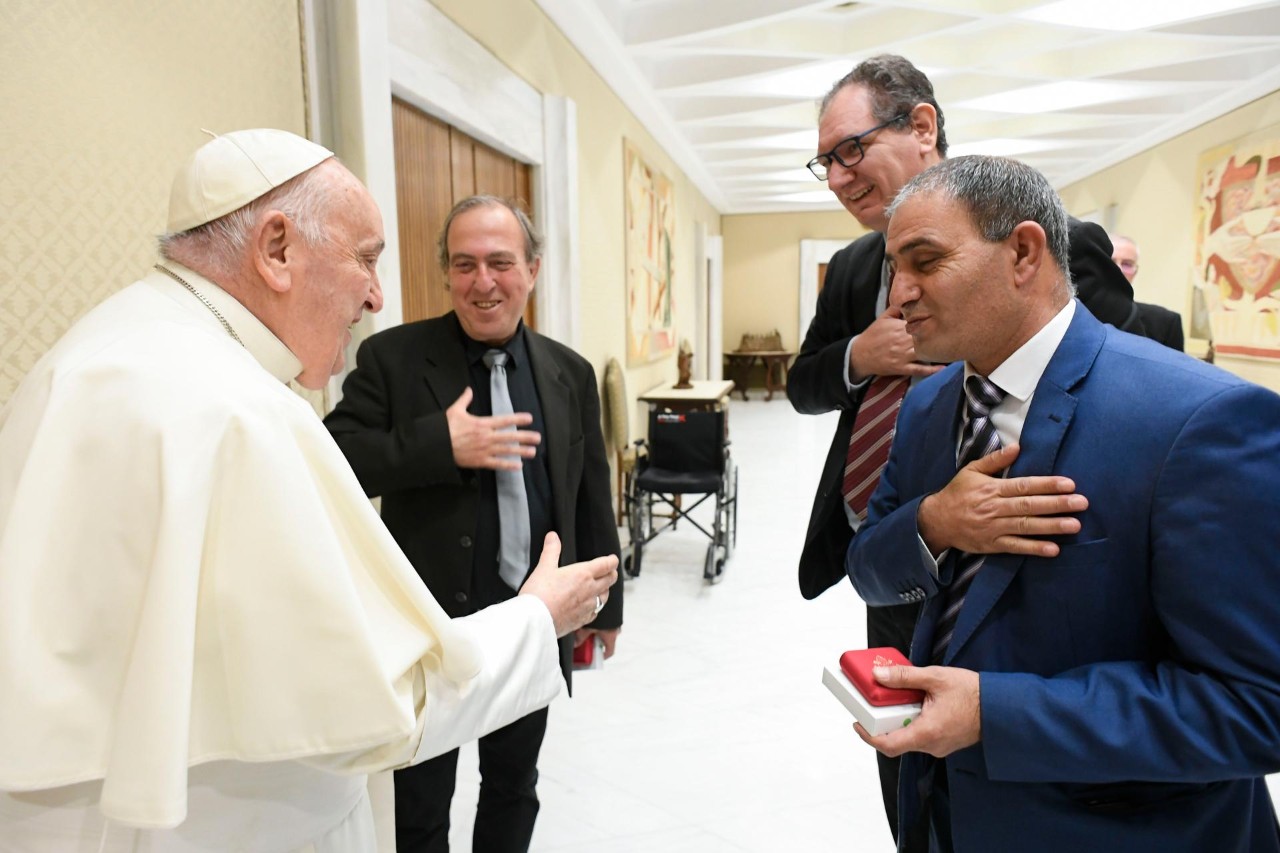 Mataron a su hija palestina, mataron a su hija israelí: ambos son recibidos juntos por el Papa