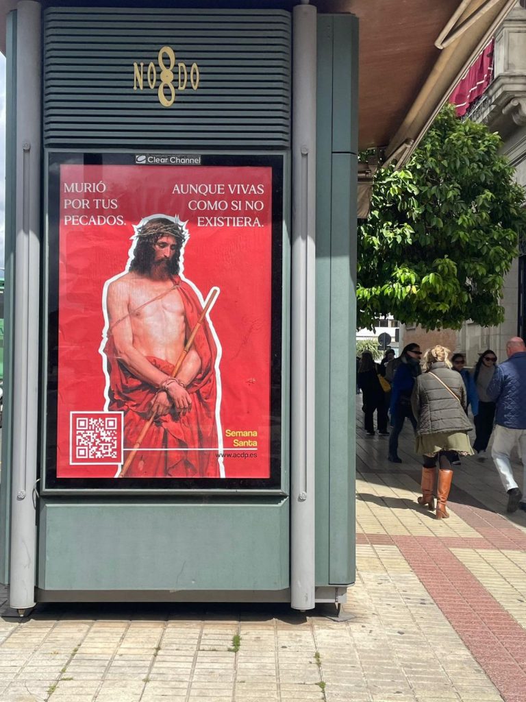 Así son los impactantes carteles que pueblan la Semana Santa andaluza recordando el sentido de este periodo