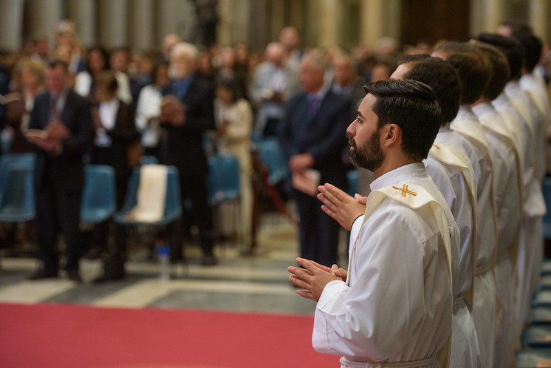 “Sean hermanos compasivos de los demás”: cardenal Tagle ordena a 20 legionarios de Cristo en Roma