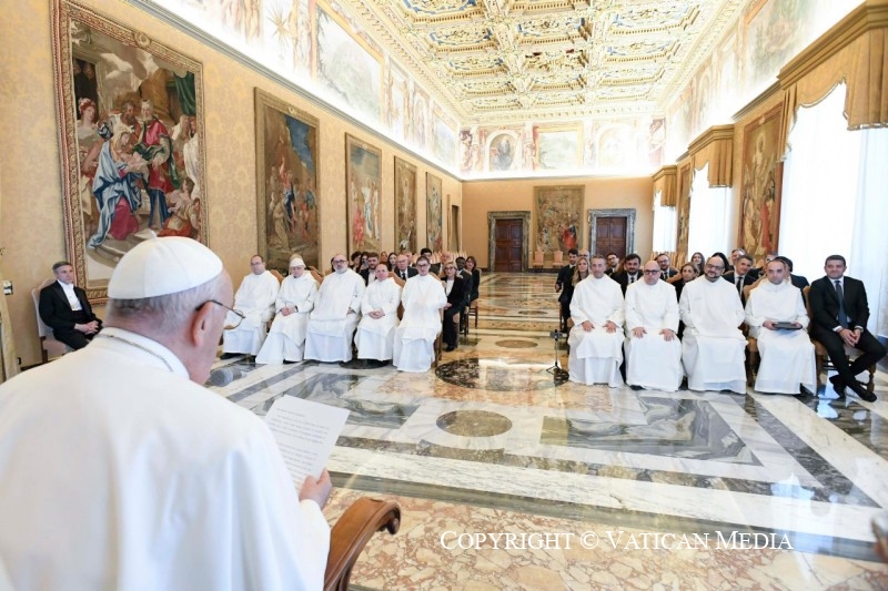 Papa Francisco a los monjes: que quien venga a ustedes en busca de luz no quede decepcionado