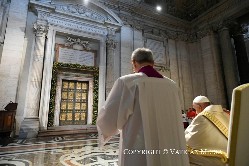 Crónicas Vaticanas: apariciones marianas, sacerdote con pistola en Vaticano y el Jubileo