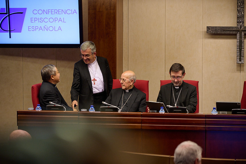 A pesar de acoso del gobierno español, Iglesia aprueba plan de reparación a víctima de abusos