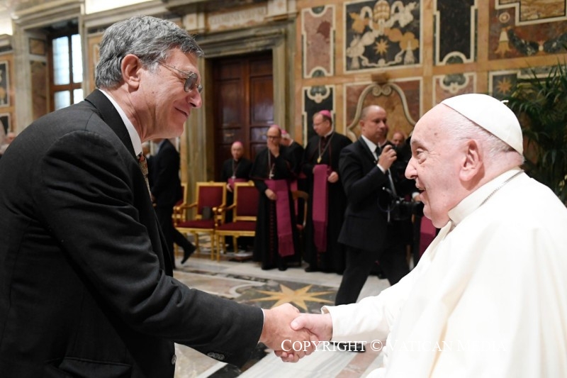 Cómo fomentar una comunicación sinodal: Papa Francisco responde